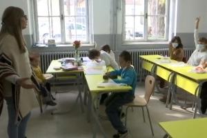 Школско звоно поново се пролама Старом планином, после 15 година ђаци поново у Рсовцима