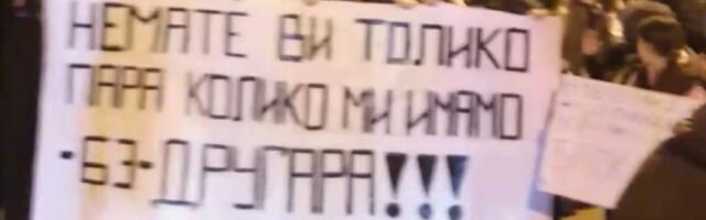 "Nemate toliko para koliko imamo drugara": Novi protest stanara u Jurija Gagarina (FOTO i VIDEO)