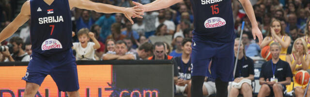 PLEJ-OF JE POČEO: Jokić i Bogdanović u centru NBA spektakla!