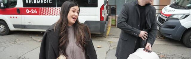 Aleksandra Bursać izašla iz porodilišta - Pevačica zaplakala od sreće (FOTO)