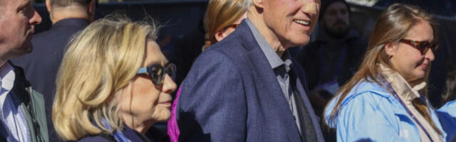 ​Републиканци планирају да оптуже Хилари Клинтон за непоштовање суда