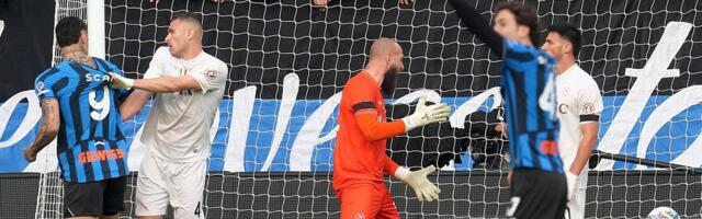 Haos u Italiji: Nedosuđeni penal za Napoli završio se tako što je žena izbola muža