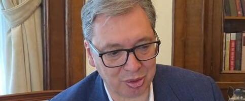 Vučić uputio video poruku držeći SNS „glasački listić“: Dragi narode, nervoza je velika