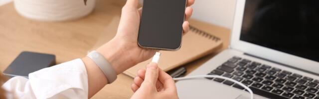 Punite telefon preko laptopa: Evo šta se zaista dešava sa baterijom vašeg telefona