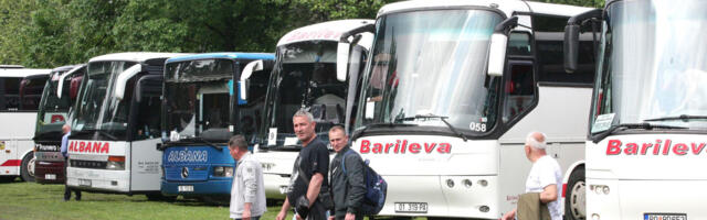 Dovlačenje ljudi na „Miting nade“: Treba proglasiti generalni štrajk