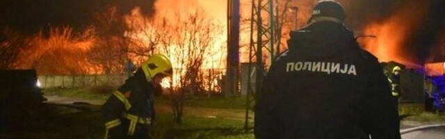 Bukti vatra pored auto-puta! Vozač snimio užas (VIDEO)