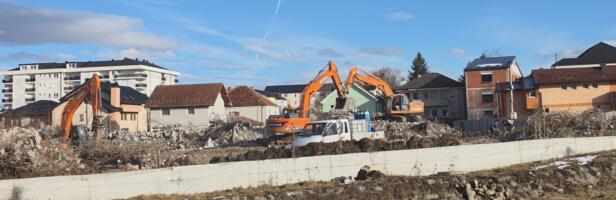 UKLONJENO RUGLO U CENTRU SJENICE – Radovi na lokaciji starog Doma kulture ušli u drugu fazu