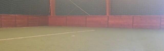 MLADIĆ (18) UMRO DOK JE IGRAO FUDBAL: Užasna tragedija u sportskoj hali u Vranju