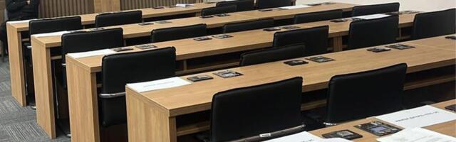 OPOZICIJA PONOVO POBEGLA S POSLA! Beogradske odbornike lepo vreme IZMAMILO NA ULICE, sednica Skupštine grada im je nebitna