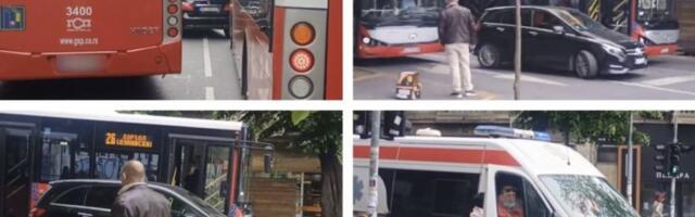 SILOVIT UDES U CENTRU BEOGRADA! Sudarili se autobus i automobil - SAOBRAĆAJ U PREKIDU! (VIDEO)