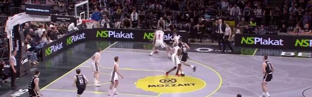 Karlik trojkom stavio tačku na prvo poluvreme i razgalio navijače, Sloboda ne može da isprati evroligaša