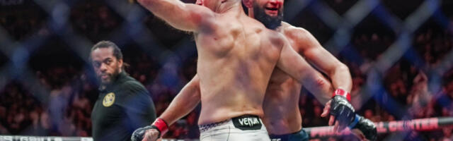 (VIDEO) Senzacija nad senzacijama na UFC 328: Strikland srušio "nepobedivog" Čimaeva i postao novi šampion