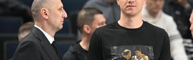 Majica Vanje Marinkovića oduševila navijače Partizana na derbiju /FOTO/