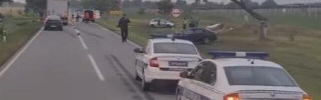 VOZAČ "FORDA" IZAZVAO TRAGEDIJU KOD BAČKE TOPOLE! Bez kočenja projurio na znak STOP zakucao se u "audi", pa poginuo i on i  suvozač