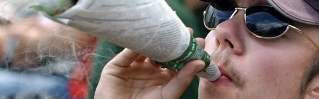 Dron bacao paketiće sa kanabisom na centralni trg u Tel Avivu