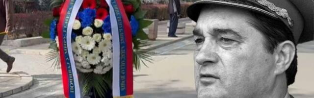 VELIKO POŠTOVANJE ZA POKOJNOG GENERALA! Predsednik Vučić poslao venac na Novo groblje - ovo su reči koje je uputio! (FOTO, VIDEO)