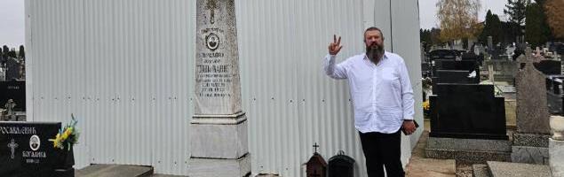 SRPSKI SVEŠTENIK DOŠAO NA GROB ZLOČINCA ANTE PAVELIĆA, SVI BRUJE O ONOM ŠTO JE URADIO: Reči koje je uputio ODJEKUJU - "Obuzeo me bes, što bi rekli… HUJA" (FOTO)