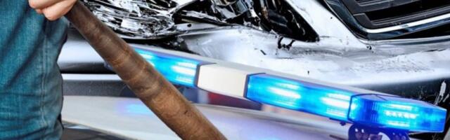 JEZIV SNIMAK IZ ROŽAJA! Zaleteo se automobilom i namerno pokosio mladića, pa izašao i brutalno ga prebio drvenom palicom! (VIDEO)