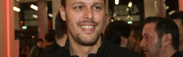 DUPLO MLAĐA OD SEVE NACIONALE! Ovo je nova mačka Igora Kojića, HRVATI JE ZNAJU IZ POLITIKE