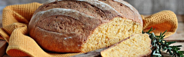 HOROR U VEKNI: Kupac u Šapcu presekao hleb i ZGROZIO SE: &quot;Gde je prst?&quot; (FOTO)