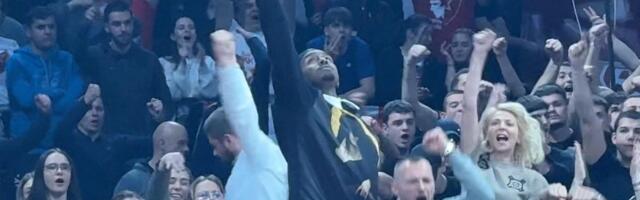 Tri prsta visoko ka nebu: Ovako je Kvinsi proslavio Nvorinu trojku!