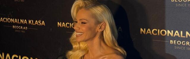 Deda Mraz upao u kuću Nataše Bekvalac, ćerka Katja mu skočila u zagrljaj: Pevačica podelila emotivan snimak