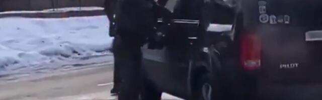 Milijarder donirao 10.000 dolara ICE agentu koji je ubio ženu, ovako se branio: "Nevin si..."