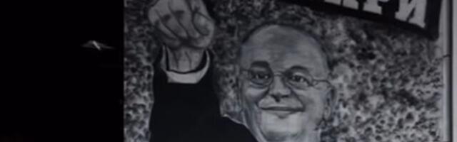 Duško Vujošević dobio mural preko cele zgrade, Grobari se oprostili od "Generala" na legendaran način