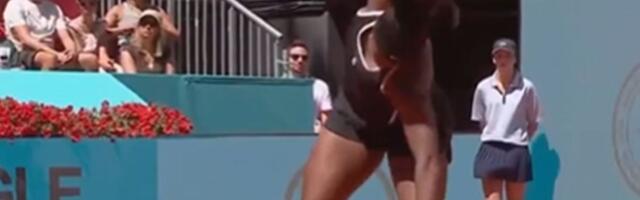 Kakvo ludilo: Baptist lomila rekete, propustila 6 meč lopti, rivalka preživela dramu od 30 poena u taj-brejku