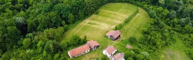 U ovoj banji noćenje košta kao dve kafe u Beogradu: Svi joj se smeju zbog imena, a ima najjaču vodu za zglobove