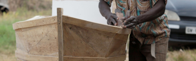 Najzanimljiviji običaji na dan sahrane, ples sa mrtvima, striptizete i veseli sanduci