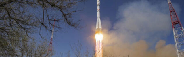 Летелица Сојуз МС-27 са трочланом посадом слетела у Казахстан