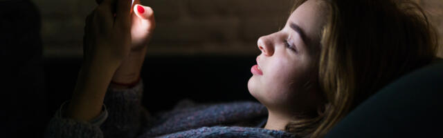 Zašto korišćenje telefona noću možda nije toliko loše kao što mislite (osim ako ste tinejdžer)