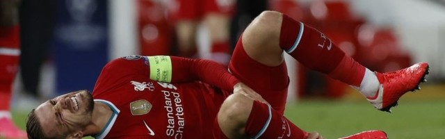 Liverpul za nedelju dana ostao bez petorice!? Povredio se i Henderson