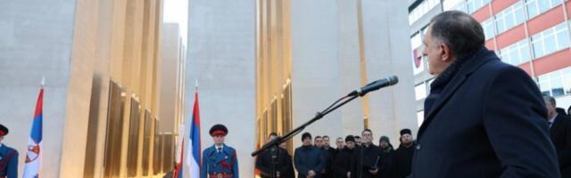 "ŽIVEĆE OGNJIŠTE": Počela proslava Dana Republike Srpske, državni vrh Srbije i Srpske zajedno u Banjaluci! (FOTO, VIDEO)