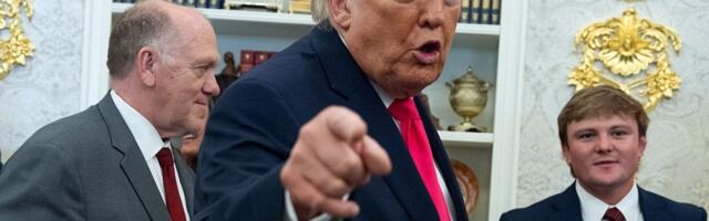 Trampov lik na zlatnicima, potpis na novčanicama dolara