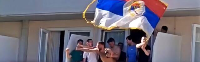 OBJAVLJEN SNIMAK INCIDENTA U HRVATSKOJ: Mladić (23) mahao zastavom Republike Srpske i sa drugovima pevao pesmu Baje Malog Knindže! Evo šta mu se desilo (VIDEO)