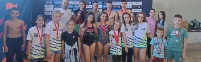 Leskovački plivači osvojili 17 medalja