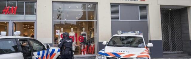 PETORO POVREĐENO U NAPADU NOŽEM U AMSTERDAMU: Policija opkolila trg, napadač uhapšen