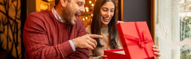 3 bezvremenska poklona za Dan zaljubljenih: Najlepši znak pažnje koji se pamti ceo život