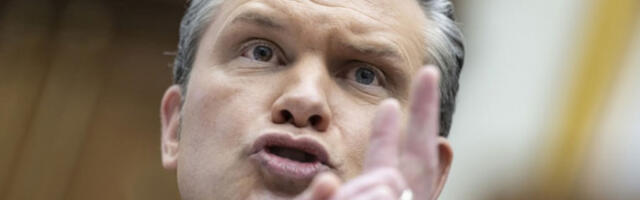 Хегсет: Срамота је да конгресмен за рат у Ирану каже да је „мочвара”