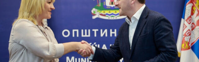 Селаковић потписао уговор о обнови Дома културе у Сивцу