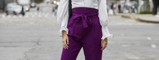 Pantalone u boji kao najefektniji komad leta: Ovako se nose