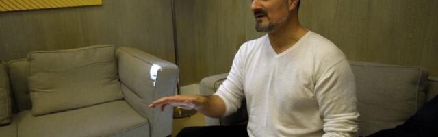 "Oči ti ispale!" Žena našeg pevača burno reagovala zbog zgodne koleginice - nastao haos kad je došao kući