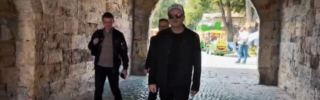 DOBRO SE NAJELI PA PROŠETALI CENTROM NIŠA! Sale Tropiko i Džaja Amadeus slobodan dan iskoristili za druženje van Beograda (FOTO/VIDEO)