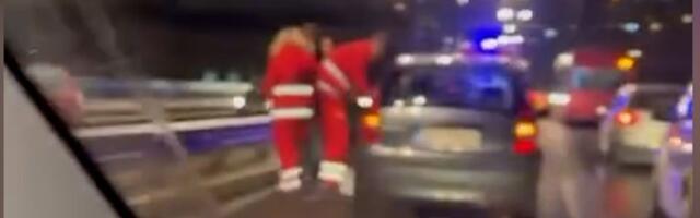 Sudar tri automobila na Plavom mostu! Hitna na terenu, ima povređenih (VIDEO)