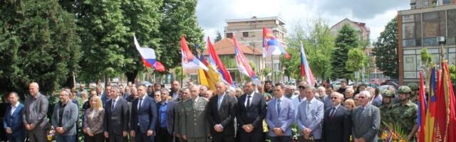 Obeležen Dan pobede: Da se stradali ne zaborave FOTO