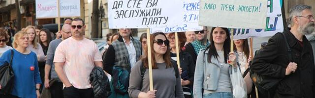 Protest đaka Muzičke škole "Stanković": Stupili u potpunu blokadu, direktorka im zapretila policijom