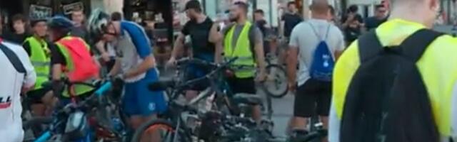 Nišlije biciklima blokiraju grad: Građani traže da vlast prihvati da je ostala bez legitimiteta