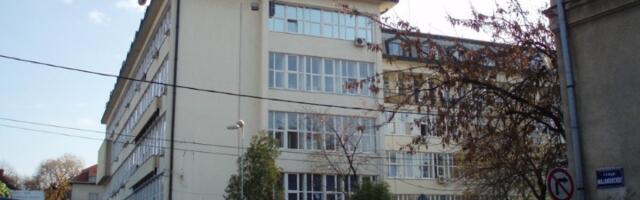 TRAGEDIJA Preminuo mladić na kojeg se tokom nevremena obrušio krov u Surčinu!